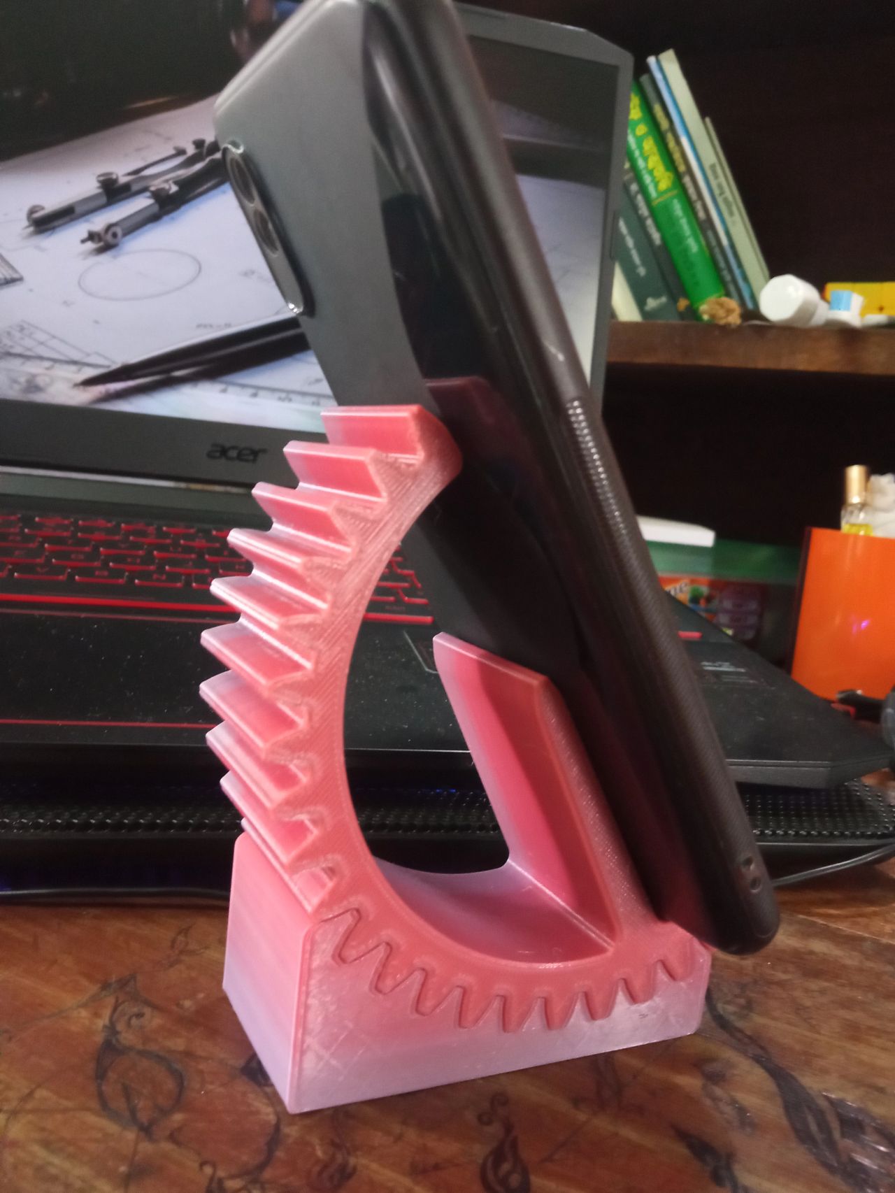 适合3D打印的齿轮手机支架